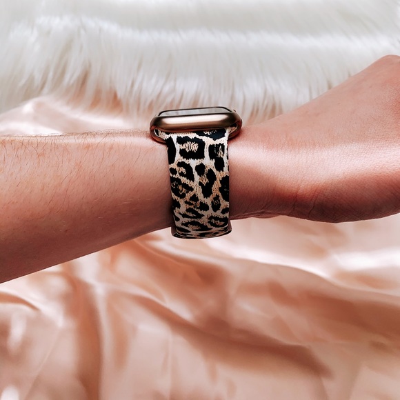 Apple Watch Band Leopard Animal Print Silicone - Picture 3 of 6